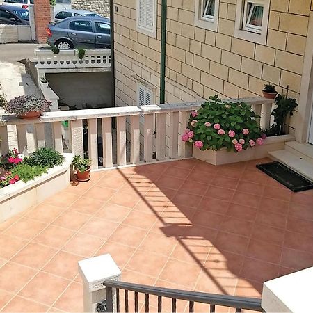 3 Bedroom Awesome Apartment In Pucisca Exterior photo