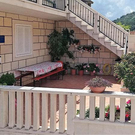 3 Bedroom Awesome Apartment In Pucisca Exterior photo