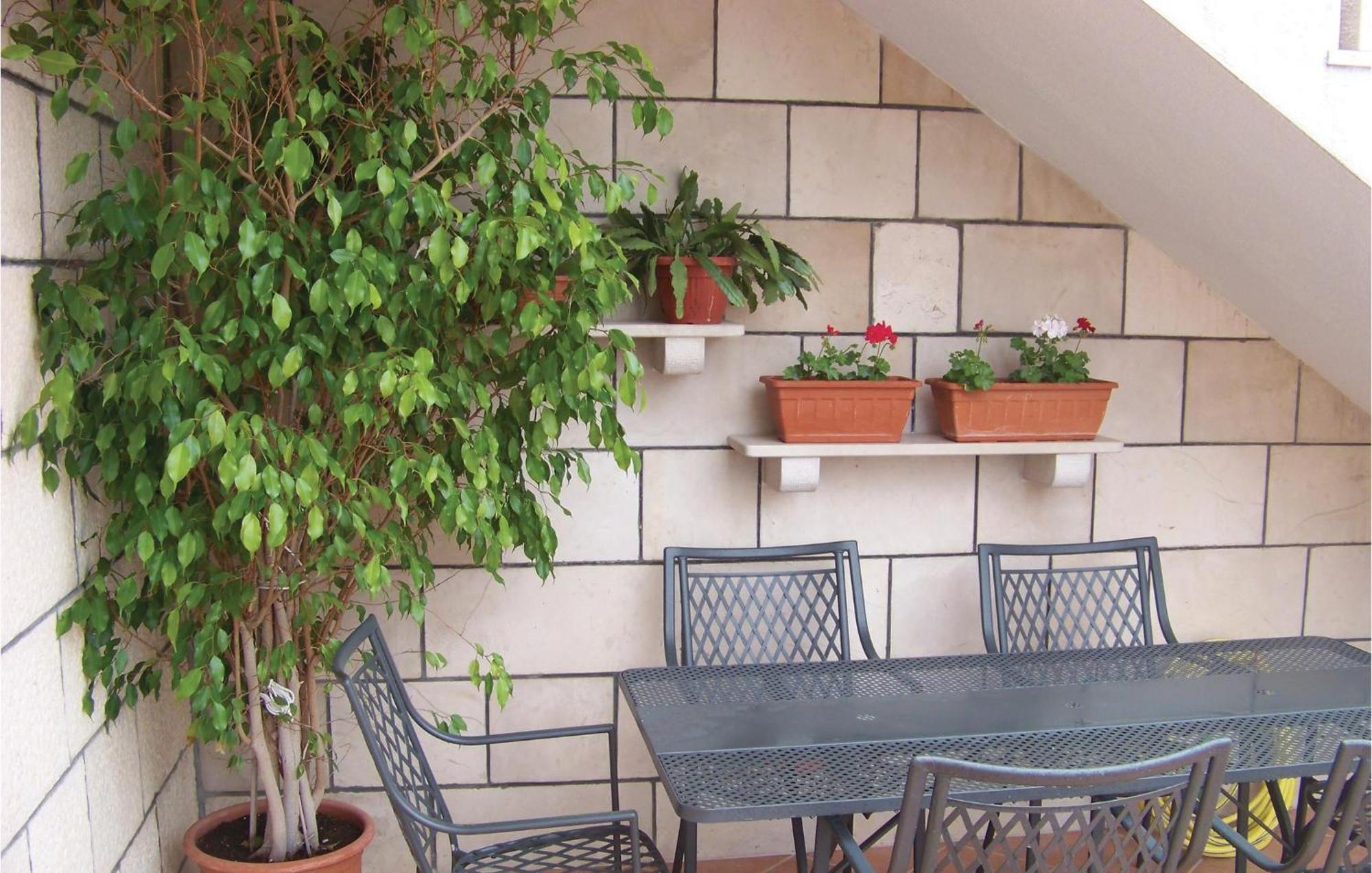 3 Bedroom Awesome Apartment In Pucisca Exterior photo